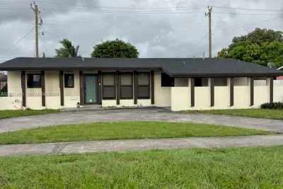 1330 NW 175th St, Miami Gardens: photo 1 of 13