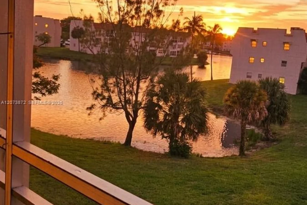 8000 N Sunrise Lakes Dr #309, Sunrise: photo 1 of 27