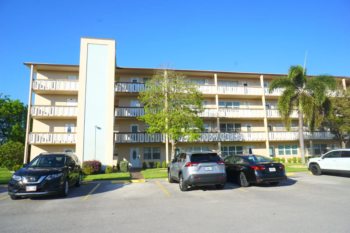 401 Southampton A, West Palm Beach: photo 1 of 36