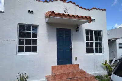 230 NW 64th St #2, Miami: photo 1 of 13