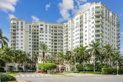 20000 E Country Club Dr #302, Aventura: photo 1 of 32