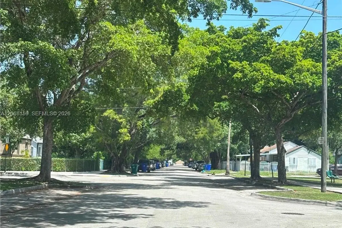 House in Miami: photo 1 of 7