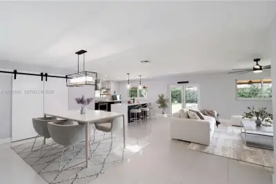 8123 SW 95th Ct, Miami: photo 1 of 24