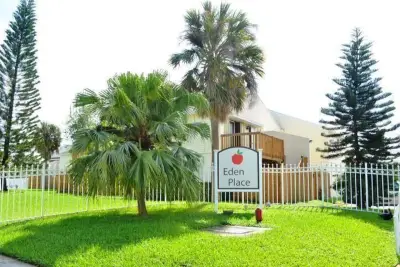 645 Executive Center Dr #R-105, West Palm Beach: photo 1 of 21