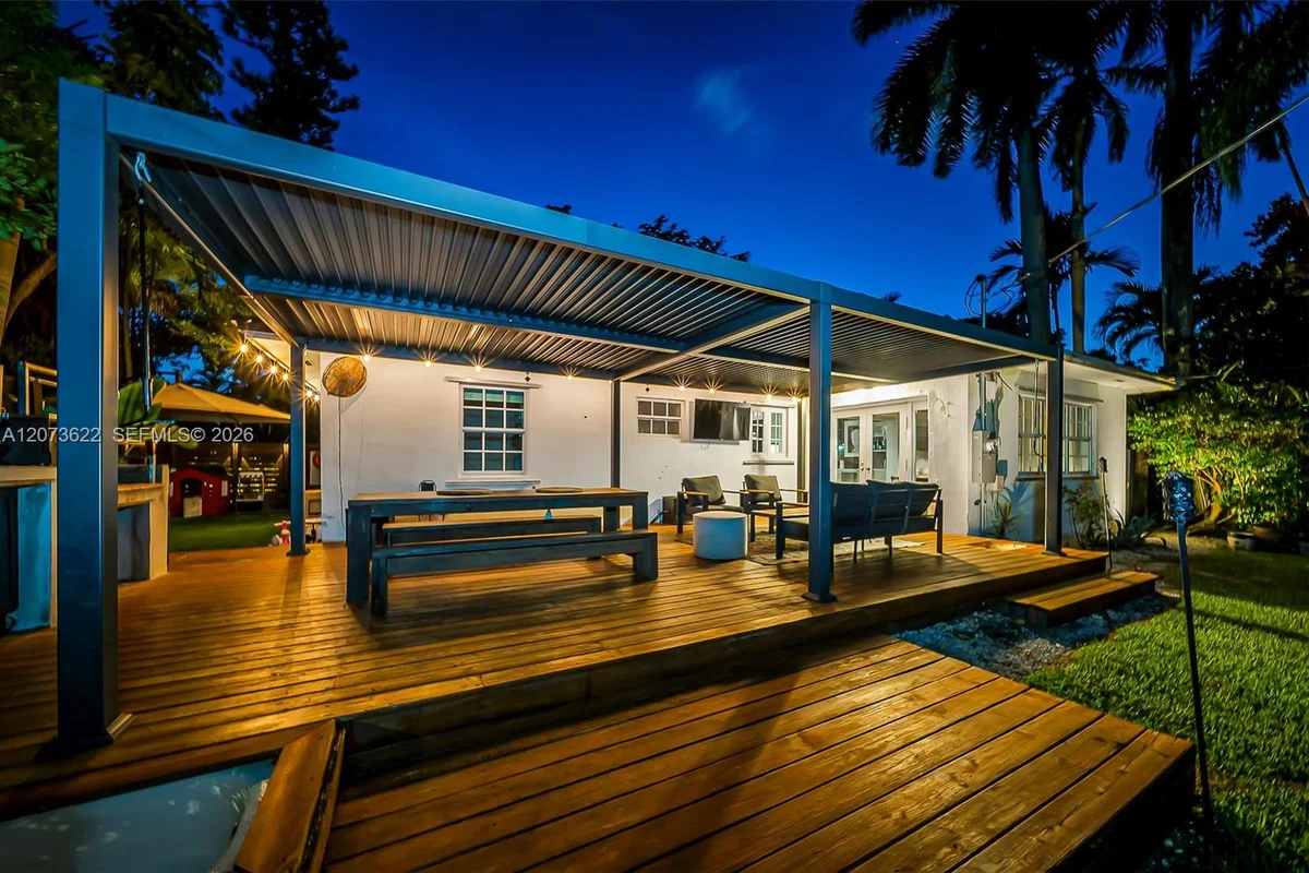 10627 NE 11th Ave, Miami Shores: photo 1 of 83