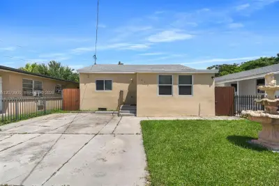 3073 NW 59th St, Miami: photo 1 of 35