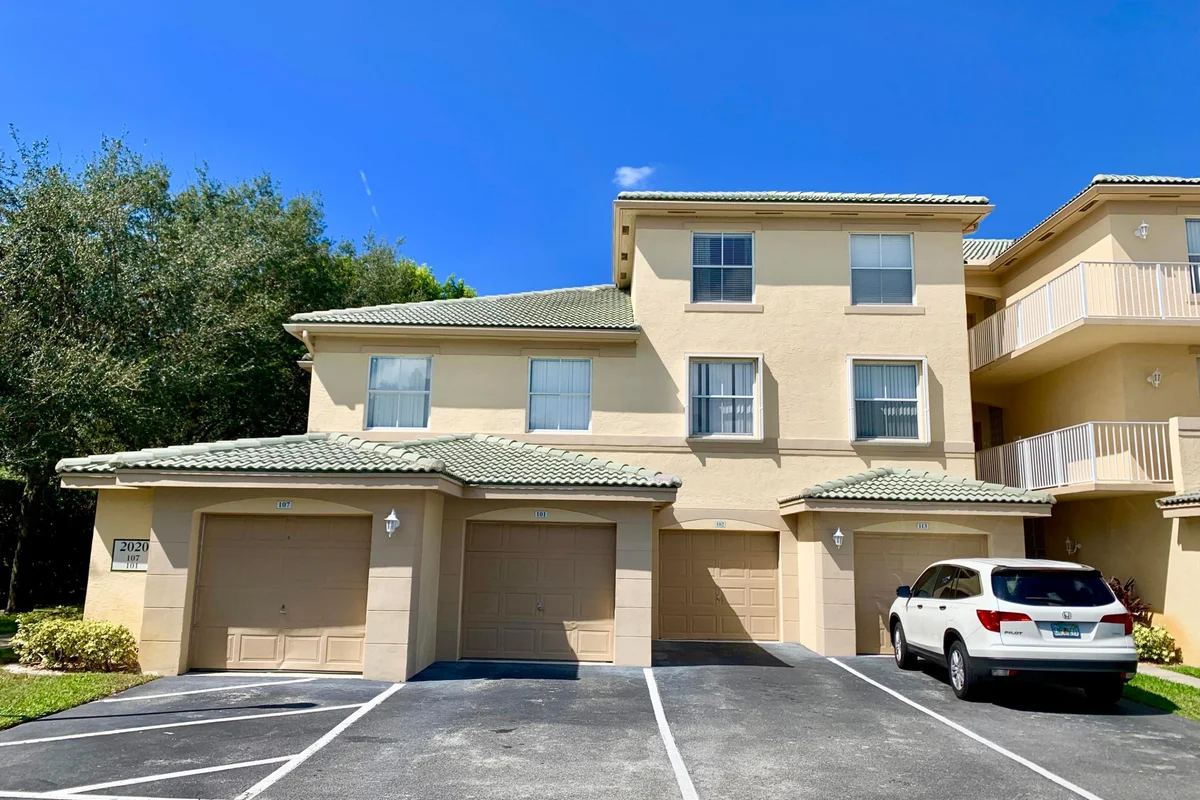 2020 Greenview Shores Blvd #101, Wellington: photo 1 of 16