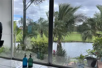 6821 Brookline Dr, Hialeah: photo 1 of 14