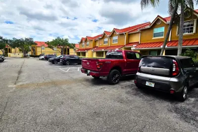 18332 NW 68th Ave #H, Hialeah: photo 1 of 15