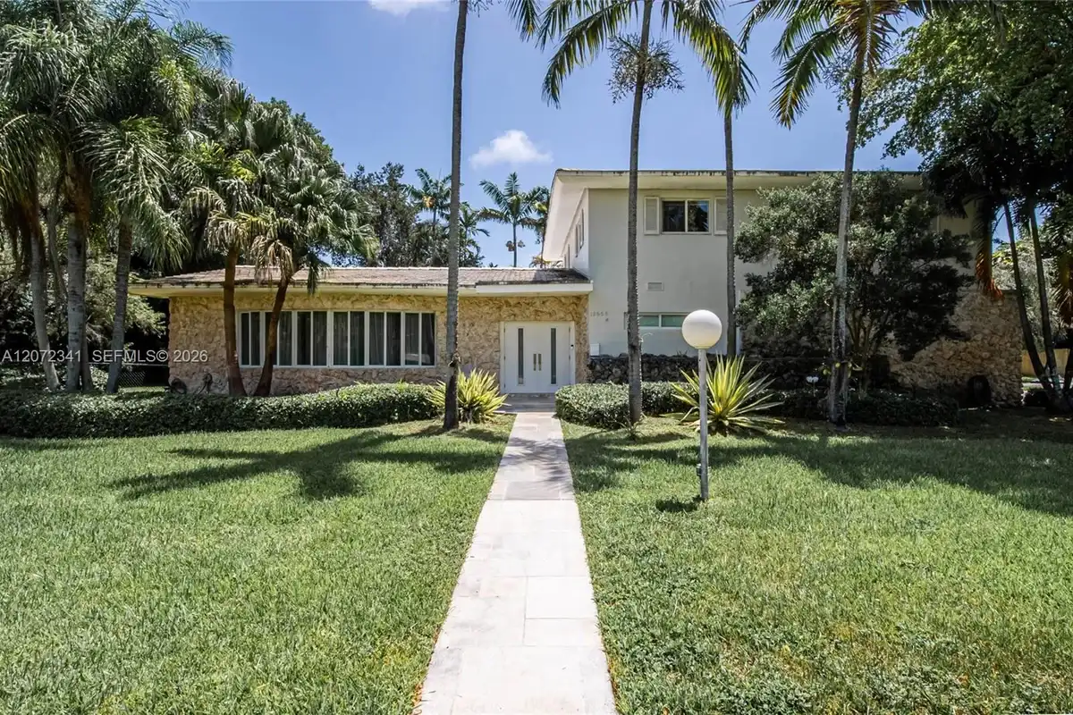 12555 SW 69th Ct, Pinecrest: photo 1 of 38