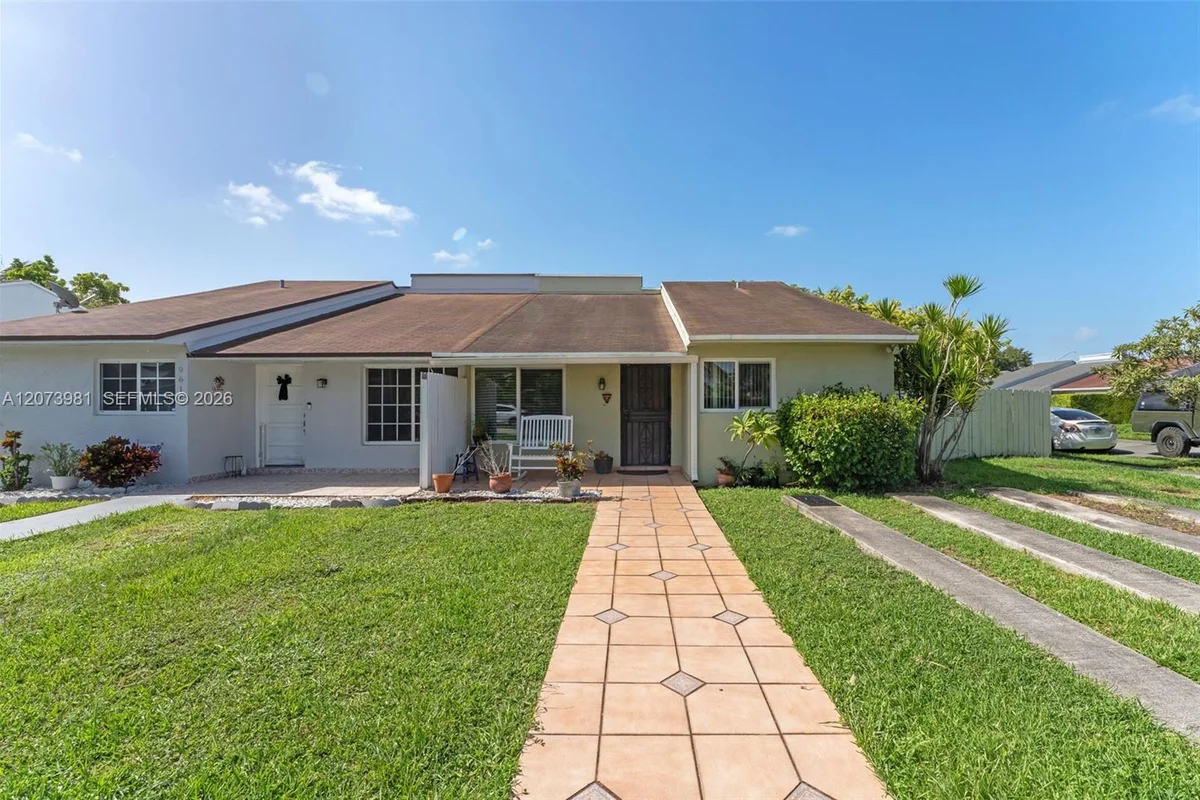 9618 SW 3rd Ln #18, Miami: photo 1 of 23