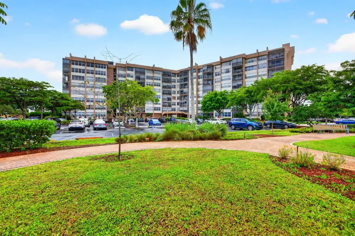 1100 St Charles Pl #PH3, Pembroke Pines: photo 1 of 70