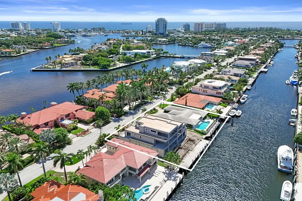 8 Isla Bahia Dr, Fort Lauderdale: photo 1 of 8