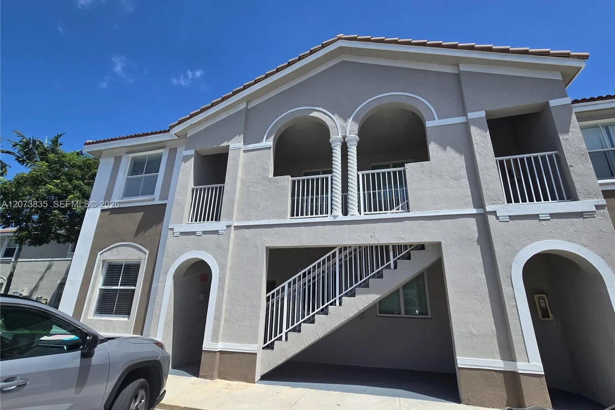1661 SE 29th Ct #200, Homestead: photo 1 of 13