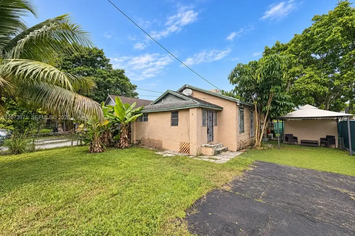 7560 NE Miami Ct #1, Miami: photo 1 of 12
