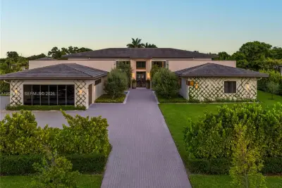 1510 SW 149th Ter, Davie: photo 1 of 66