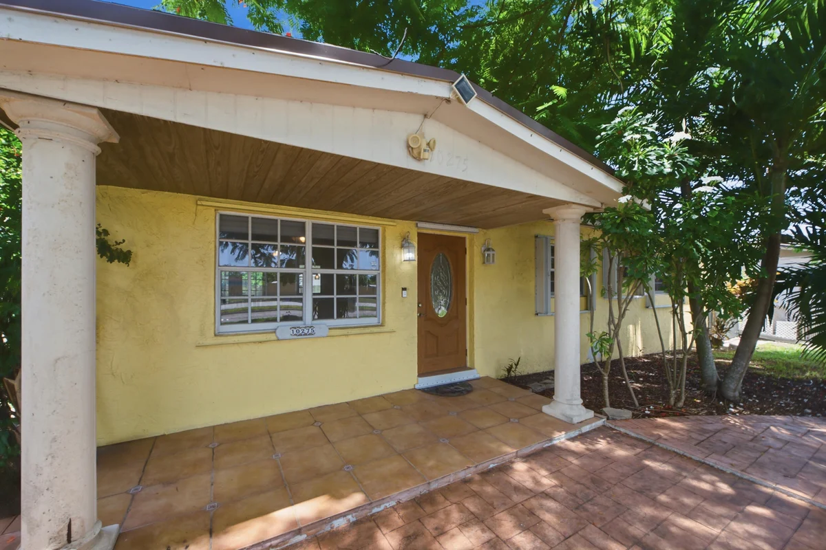 10275 SW 152nd St, Miami: photo 1 of 34