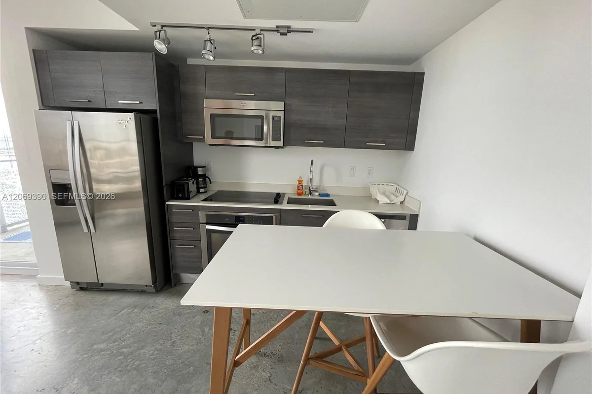 151 SE 1st St #3004, Miami: photo 1 of 15