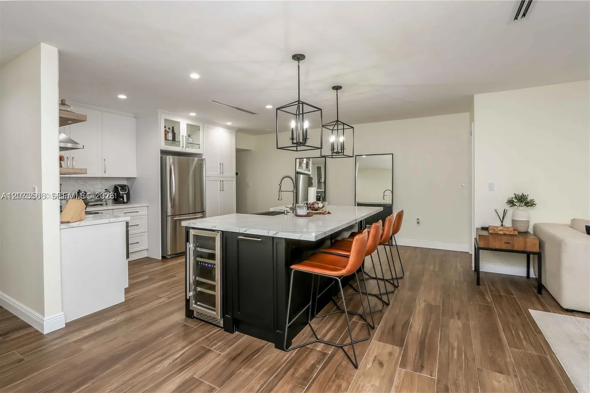 16509 Fox Den Ct, Miami Lakes: photo 1 of 21