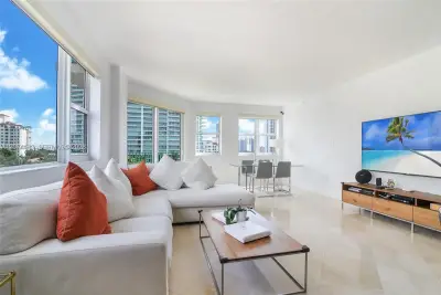 19900 E Country Club Dr #620, Aventura: photo 1 of 22