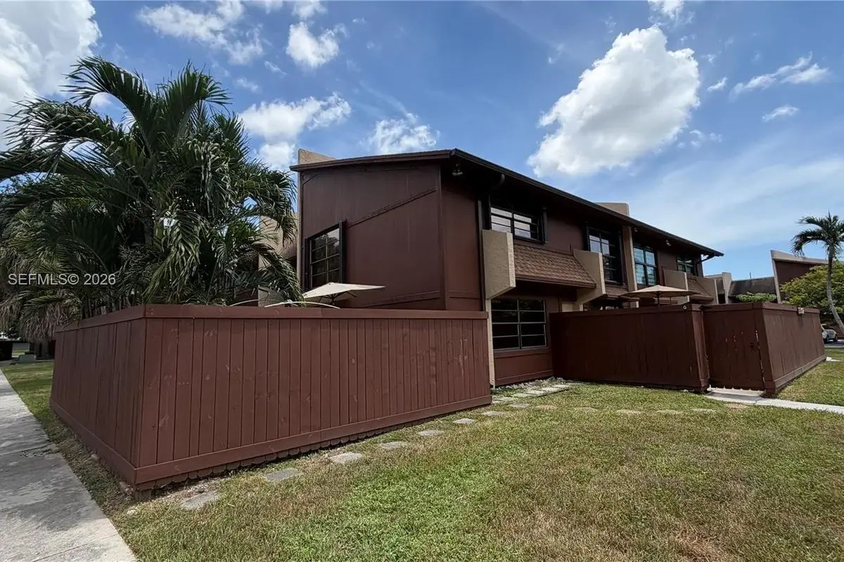 11507 SW 64th St #G, Miami: photo 1 of 30