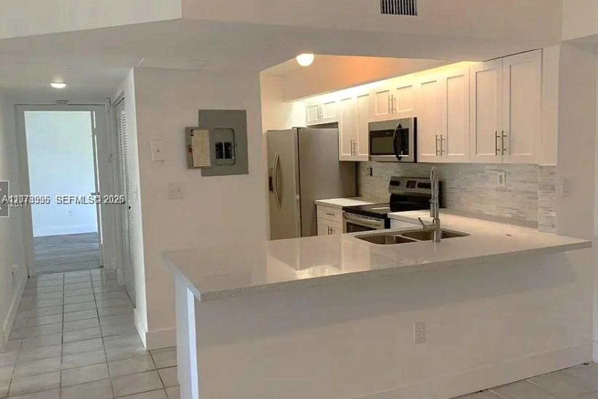 8670 SW 212th St #105, Cutler Bay: photo 1 of 10