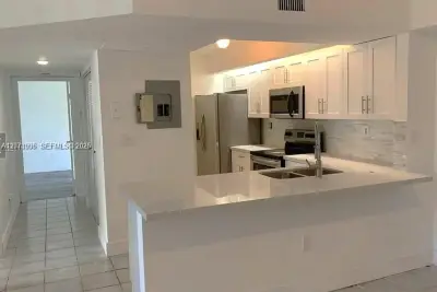 8670 SW 212th St #105, Cutler Bay: photo 1 of 10