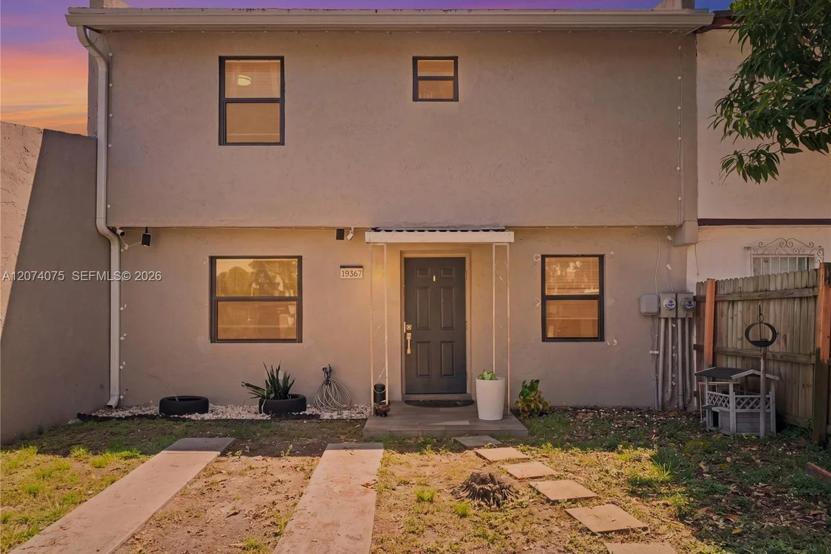19367 NW 45th Ave, Miami Gardens: photo 1 of 19