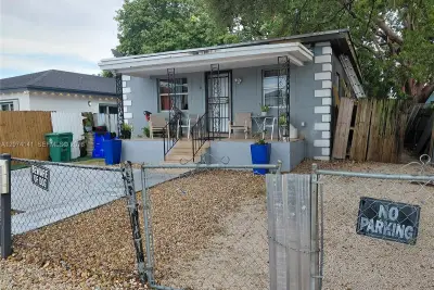 1530 NW 68th Ter, Miami: photo 1 of 13