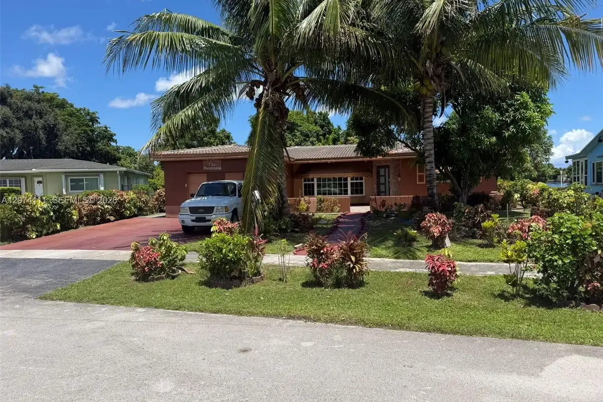 3970 NW 50th Ave, Lauderdale Lakes: photo 1 of 42