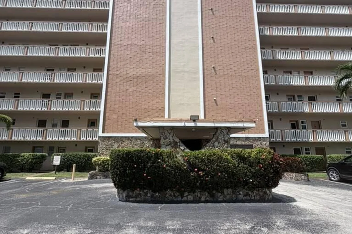 900 NE 12th Ave #708, Hallandale Beach: photo 1 of 25