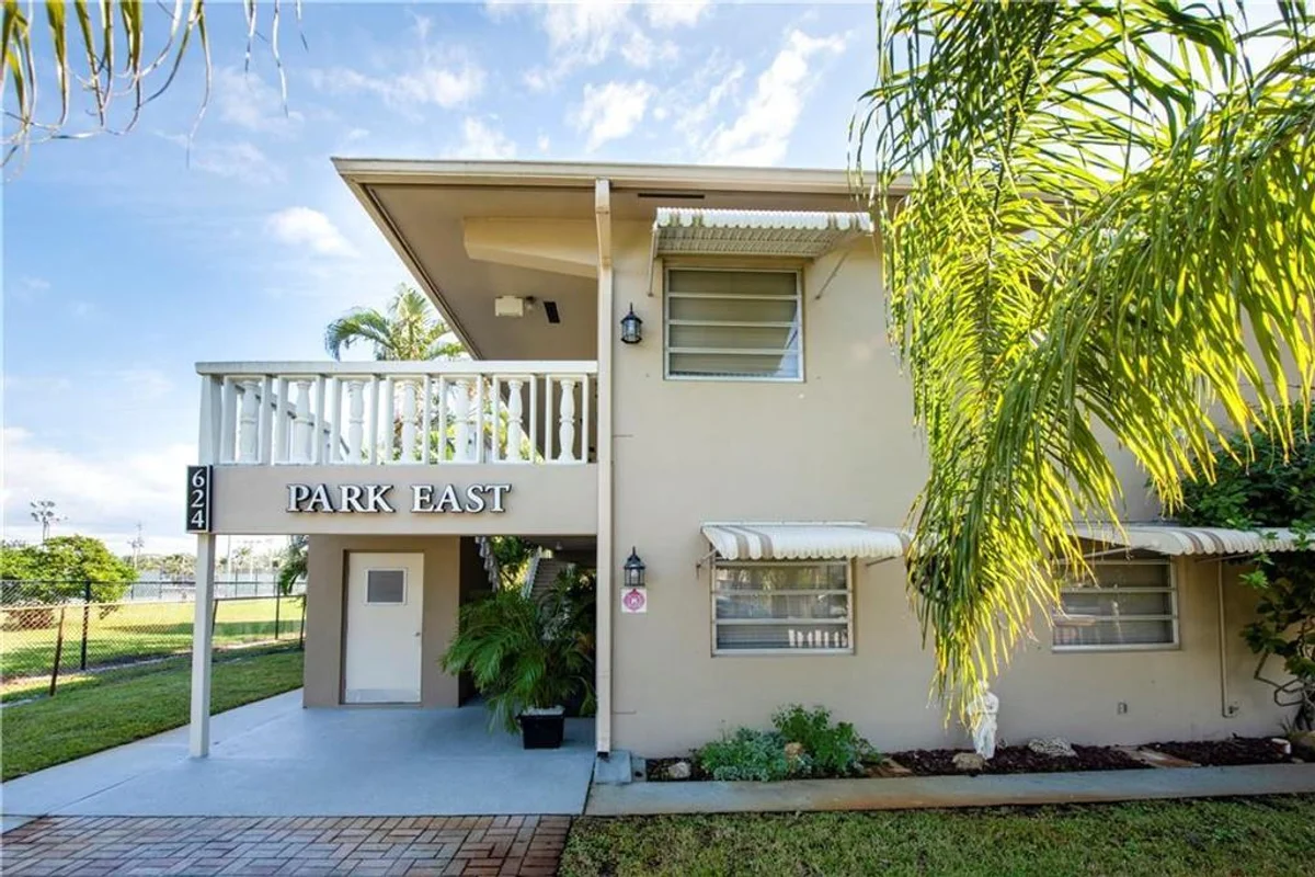 624 NE 10th Ave #5, Fort Lauderdale: photo 1 of 14