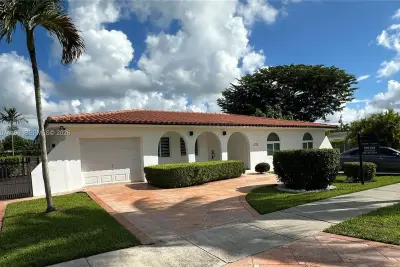9461 SW 62nd St, Miami: photo 1 of 26