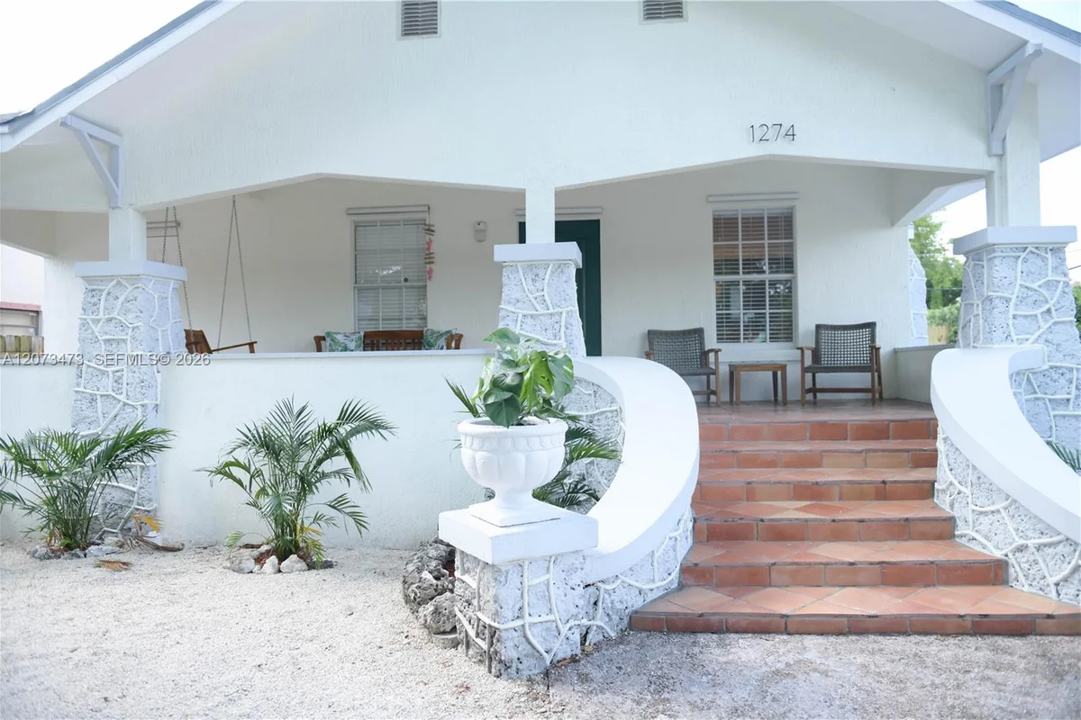 1274 SW 5th St, Miami: photo 1 of 30
