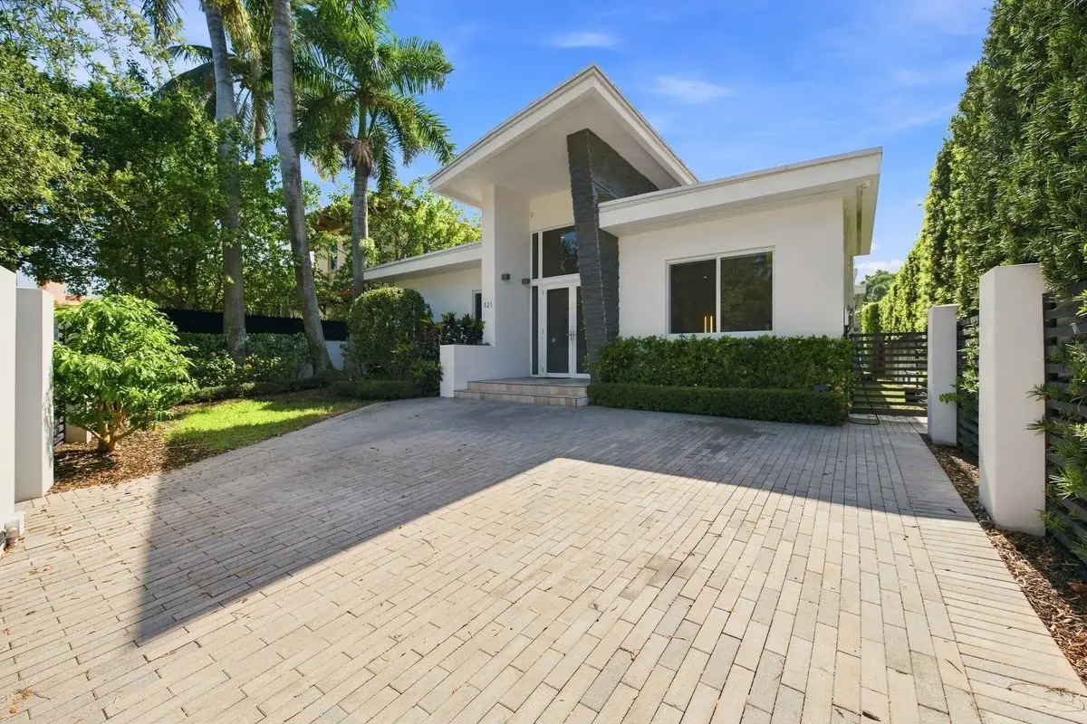 121 S Gordon Rd, Fort Lauderdale: photo 1 of 43