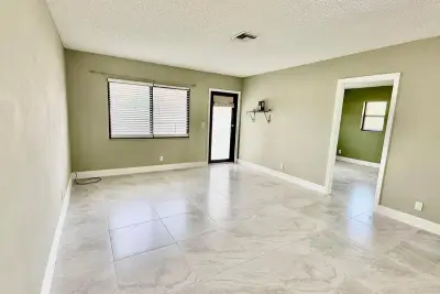 1691 W 26th St #1, Riviera Beach: photo 1 of 6