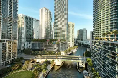 77 SE 5th St #409, Miami: photo 1 of 61