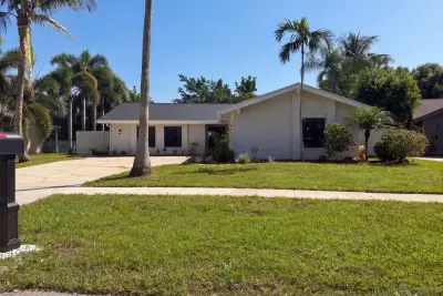 888 Brightwood, Wellington: photo 1 of 21