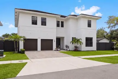 15875 SW 90th Ave, Palmetto Bay: photo 1 of 55