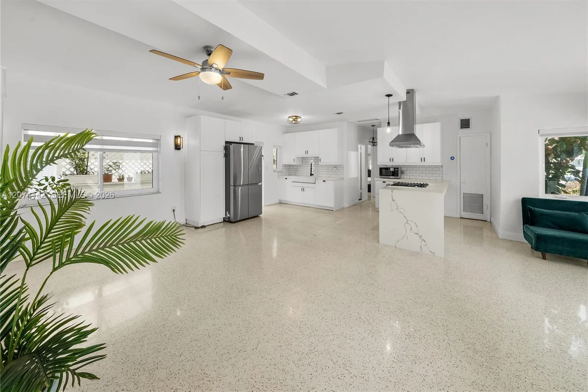 3130 SW 27th Ter, Miami: photo 1 of 24
