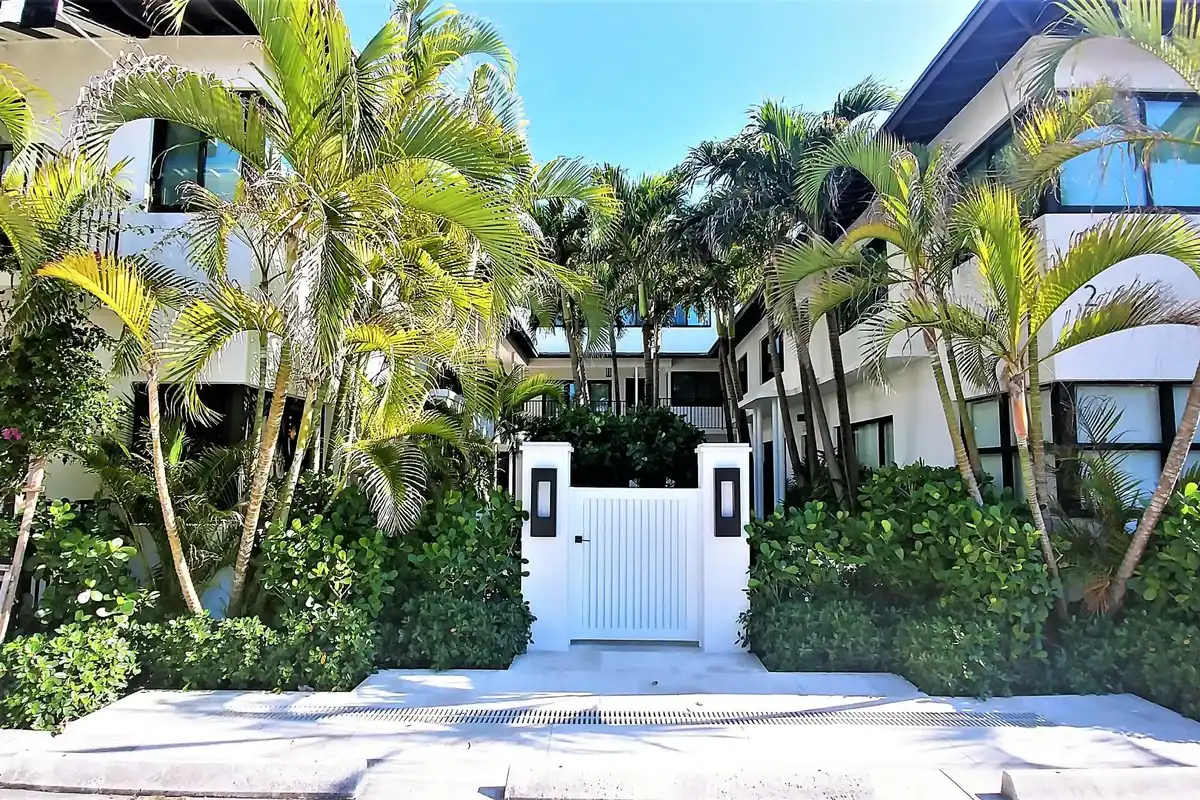 122 Peruvian Ave #0141, Palm Beach: photo 1 of 14