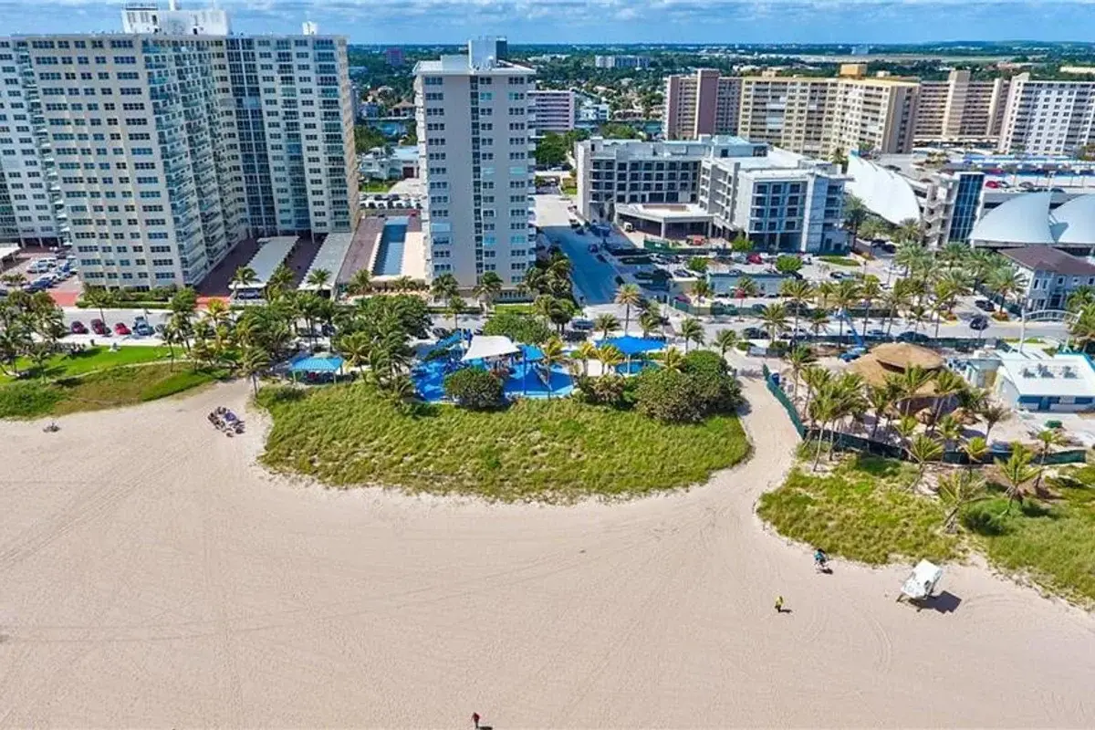 133 N Pompano Beach Blvd #108, Pompano Beach: photo 1 of 66