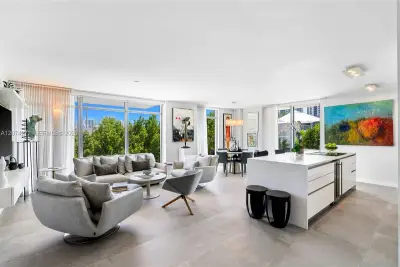 1201 20th St #314, Miami Beach: photo 1 of 40