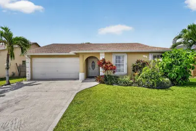 1080 Salmon Isle, Greenacres: photo 1 of 52