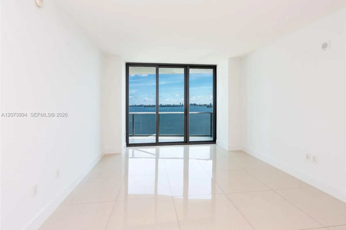 460 NE 28th St #2202, Miami: photo 1 of 28