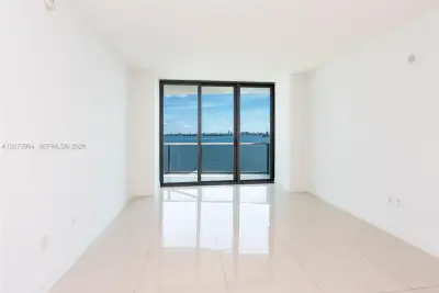460 NE 28th St #2202, Miami: photo 1 of 28