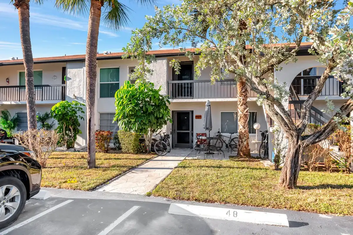5943 Areca Palm Ct #G, Delray Beach: photo 1 of 47