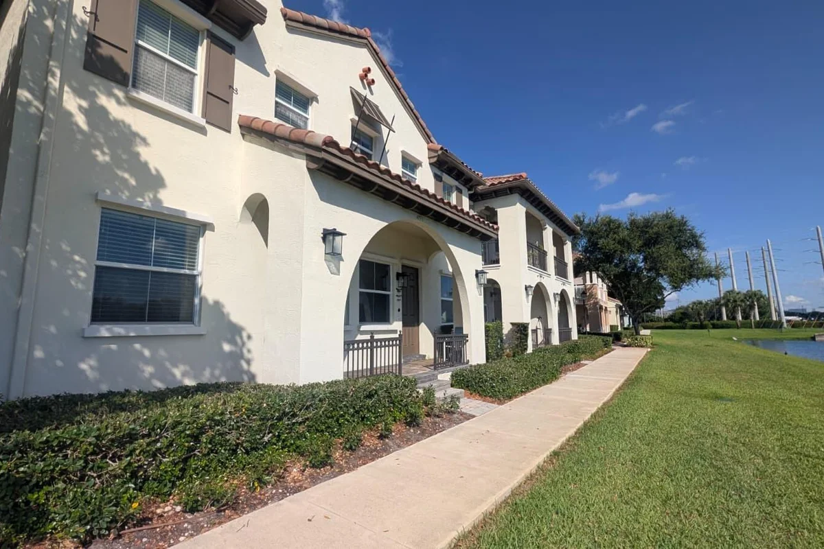 4153 Cascada Cir, Cooper City: photo 1 of 19
