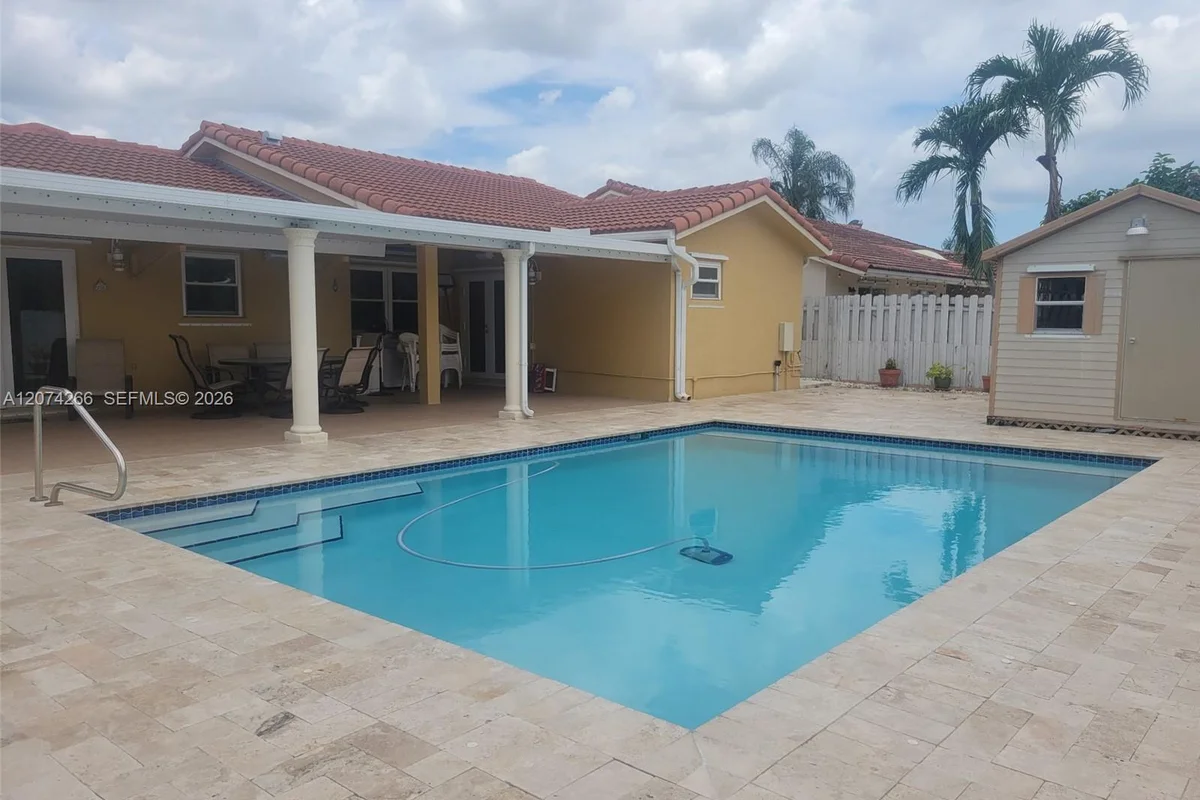 14770 SW 172nd St, Miami: photo 1 of 14