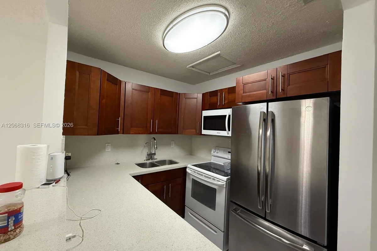 6540 W 26th Dr #24-60, Hialeah: photo 1 of 24